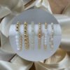 Armband met witte half-edelsteen