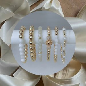 Armband met witte half-edelsteen